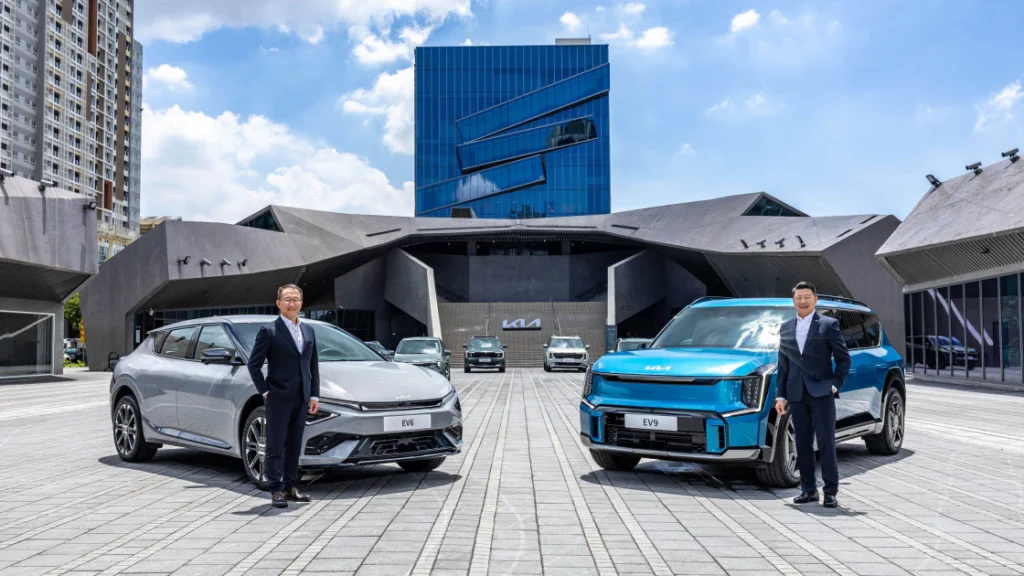 台北流行音樂中心戶外廣場盛大展出 Kia 全車系產品陣容,持續展現深耕台灣市場的承諾。