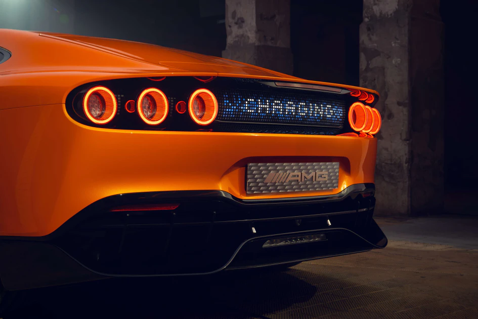 全新高性能電池 HP.EB 僅需 5 分鐘充電，即可擁有 400 公里（WLTP）續航里程