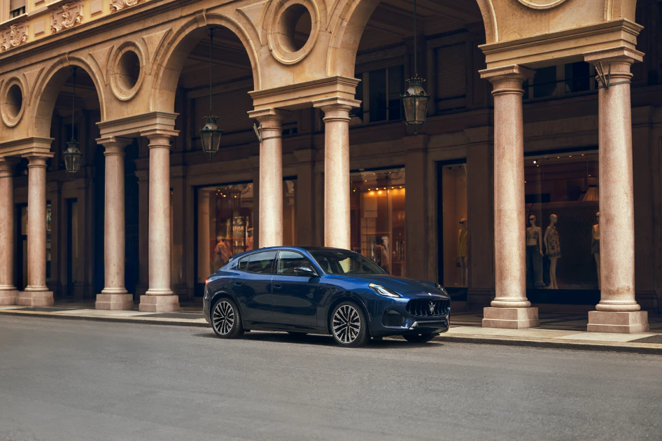 結合義式跑格與優雅完美平衡的 Modena 車型