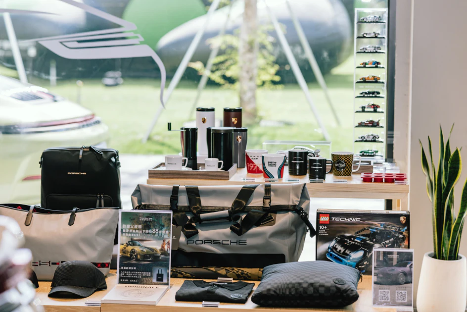 Porsche NOW 誠品生活台南全新概念店