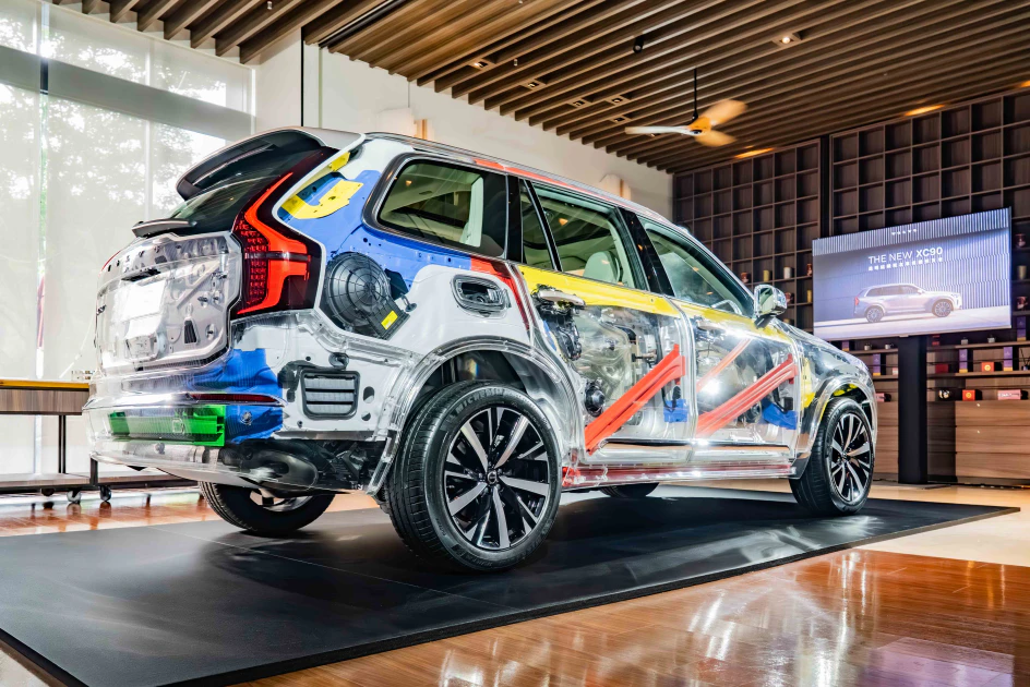 VOLVO 國際富豪汽車空運 2025 上海國際車展驚艷全球的 The New XC90 透明結構概念車來台搶先亮相，以全透明車殼包裹之下將 VOLVO 創廠近百年來的安全設計，完整呈現在世人眼前。