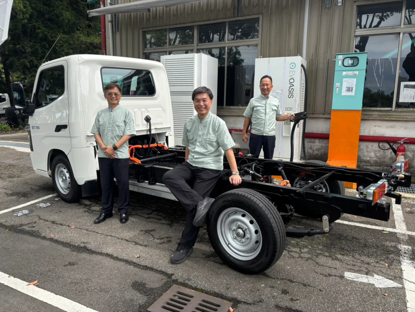 中華汽車曾鑫城總經理率研發團隊打造電動商用車 ET35電動商用車141.9萬元開放預接單