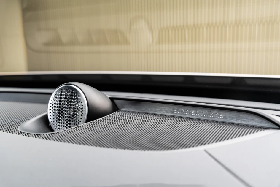 The New XC90 Ultra 車型搭載 Bowers & Wilkins 殿堂級音響系統