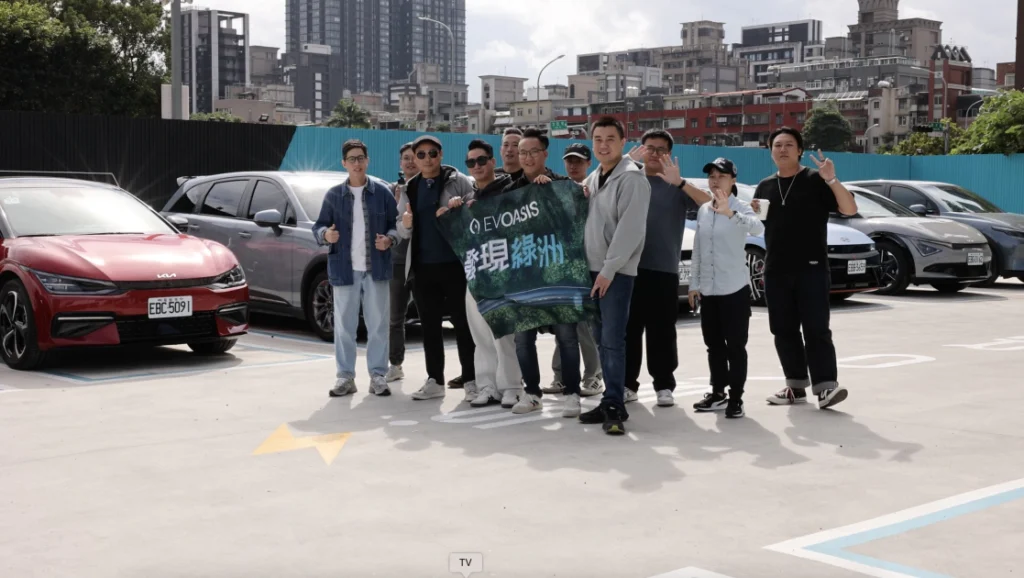 發現綠洲媒體試駕側拍
