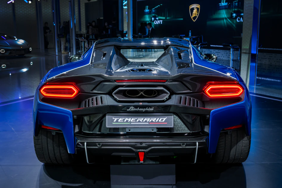 蠻牛犇擎盛典 Lamborghini 全車系混合動力陣容首度齊聚臺灣