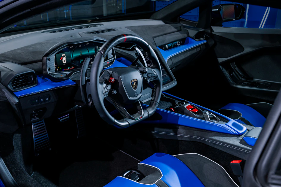 蠻牛犇擎盛典 Lamborghini 全車系混合動力陣容首度齊聚臺灣