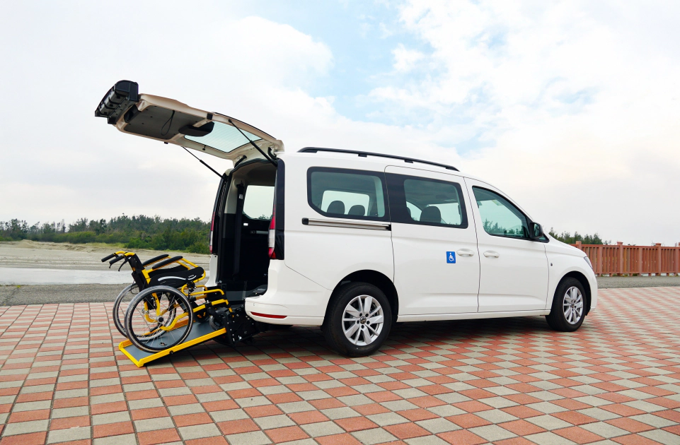 福斯商旅與合作改裝商推出Caddy Maxi EasyLife 福祉車