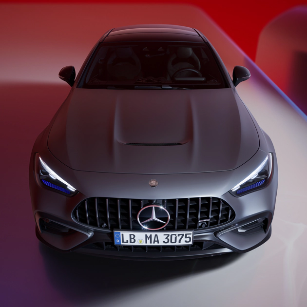 「140 Years Edition」以更大膽的黑化風格、碳纖維配置與 AMG 空力套件，進一步放大 CLE 的帥氣輪廓