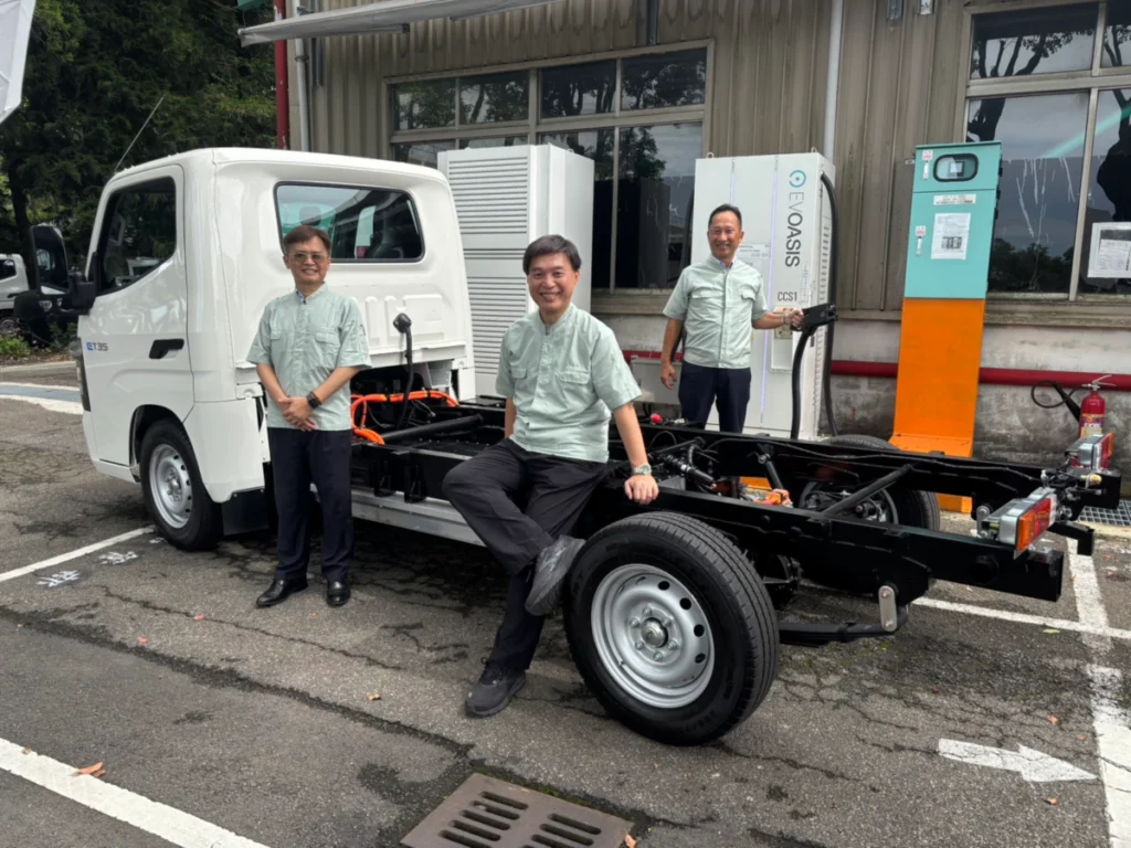中華汽車曾鑫城總經理率研發團隊打造電動商用車 ET35電動商用車