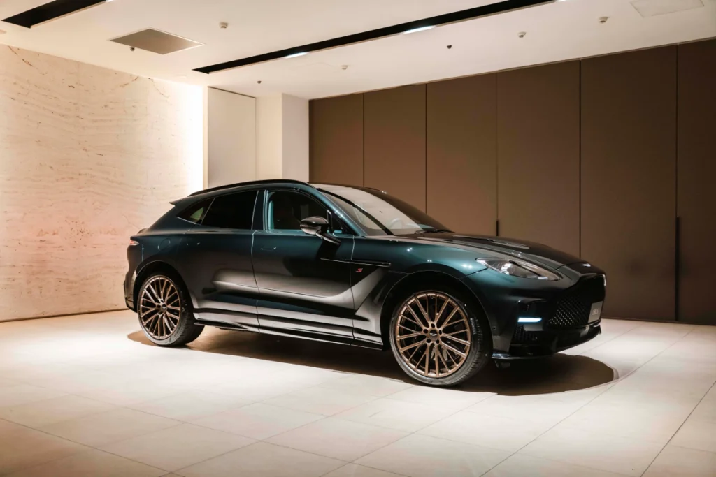 Aston Martin DBX S