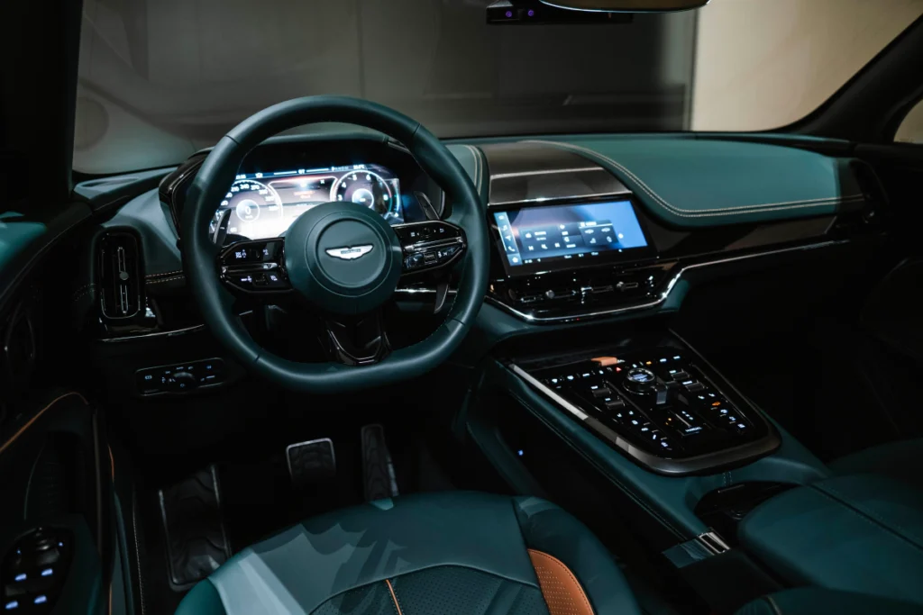 Aston Martin DBX S
