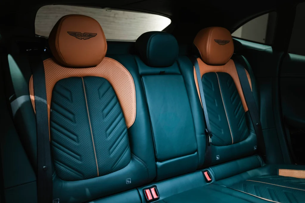 Aston Martin DBX S