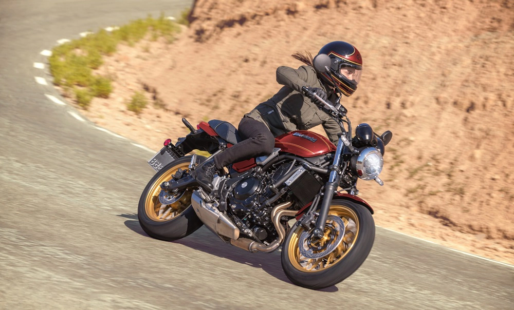 大型重機排氣管爭議