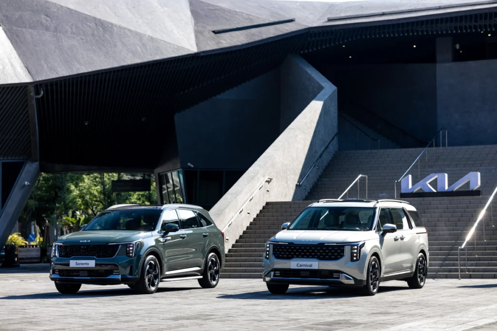 全功能豪華休旅The new Carnival榮獲《Car and Driver》2026年「編輯精選大獎」，自導入改款上市以來已累計突破2,000台的銷售，持續展現其超越同級的卓越實力。