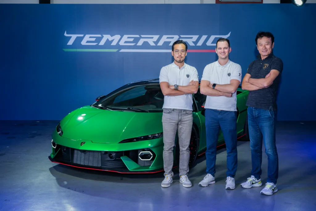 左至右Lamborghini Taipei副總經理趙志剛Automobili Lamborghini東南亞區域經理Mike Smulders Lamborghini Taipei總經理趙一葵
