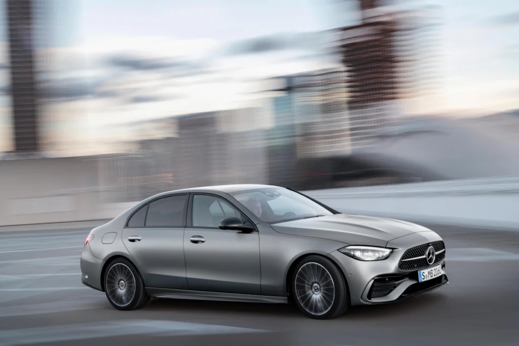C-Class 車系享高額 140 萬 40 期零利率方案及一年延長保固
