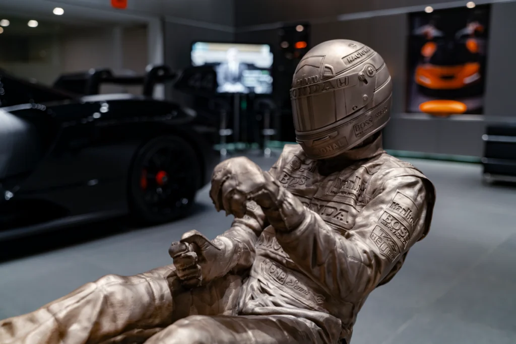 McLaren 台北展間慶祝 F1 雙冠榮耀