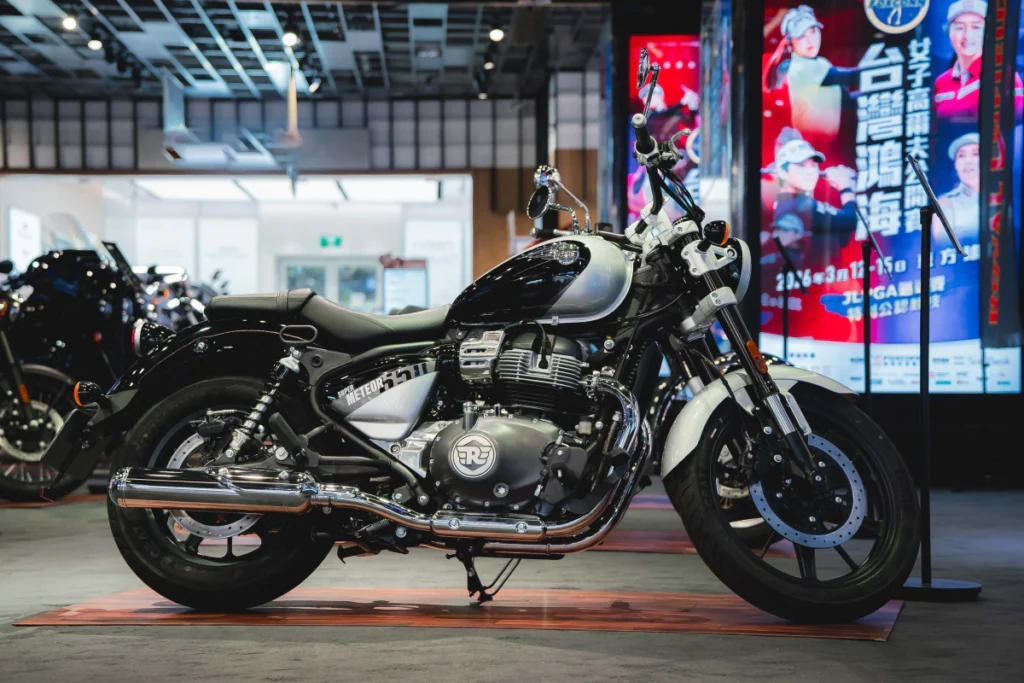 Super Meteor 650_Interstellar Grey 星際灰