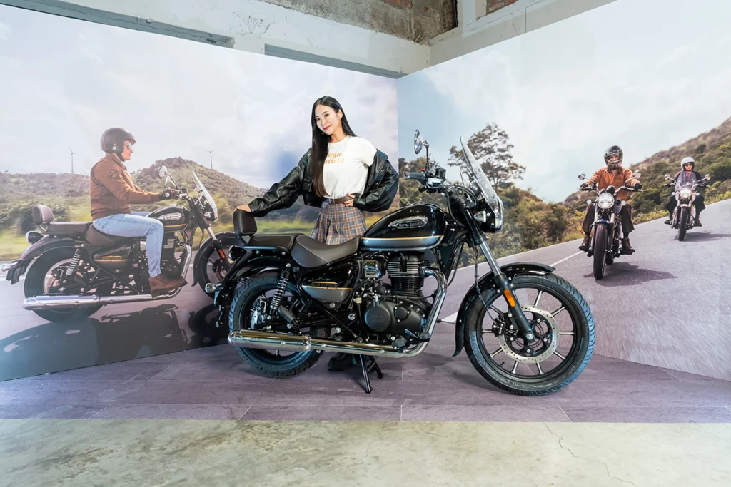 Royal Enfield Meteor 350 全新車色皇家黑