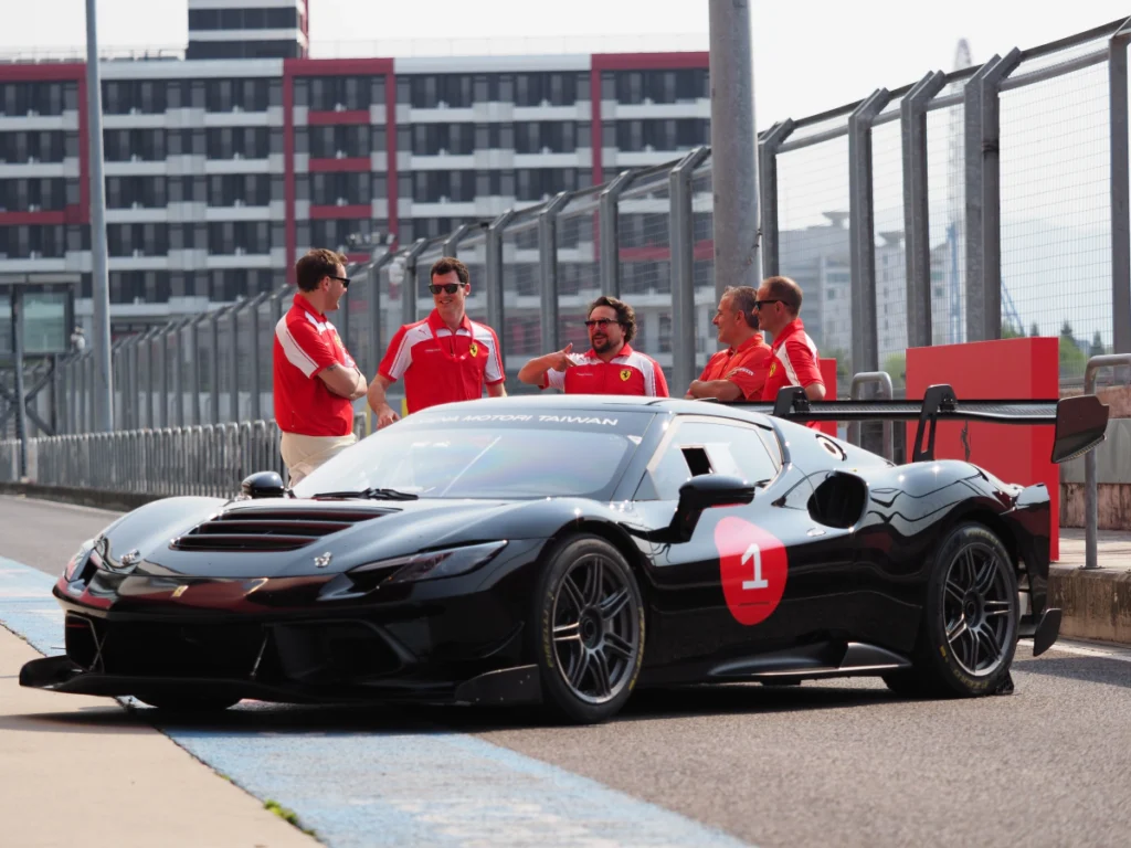 Ferrari 296 Challenge 