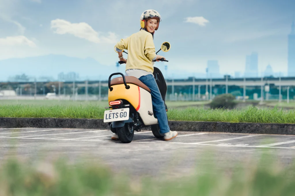 Gogoro EZZY 500 玩具總動員系列車款，以翠絲為主題、充滿時尚感的「歡樂牛仔號」深受女性車主喜愛。