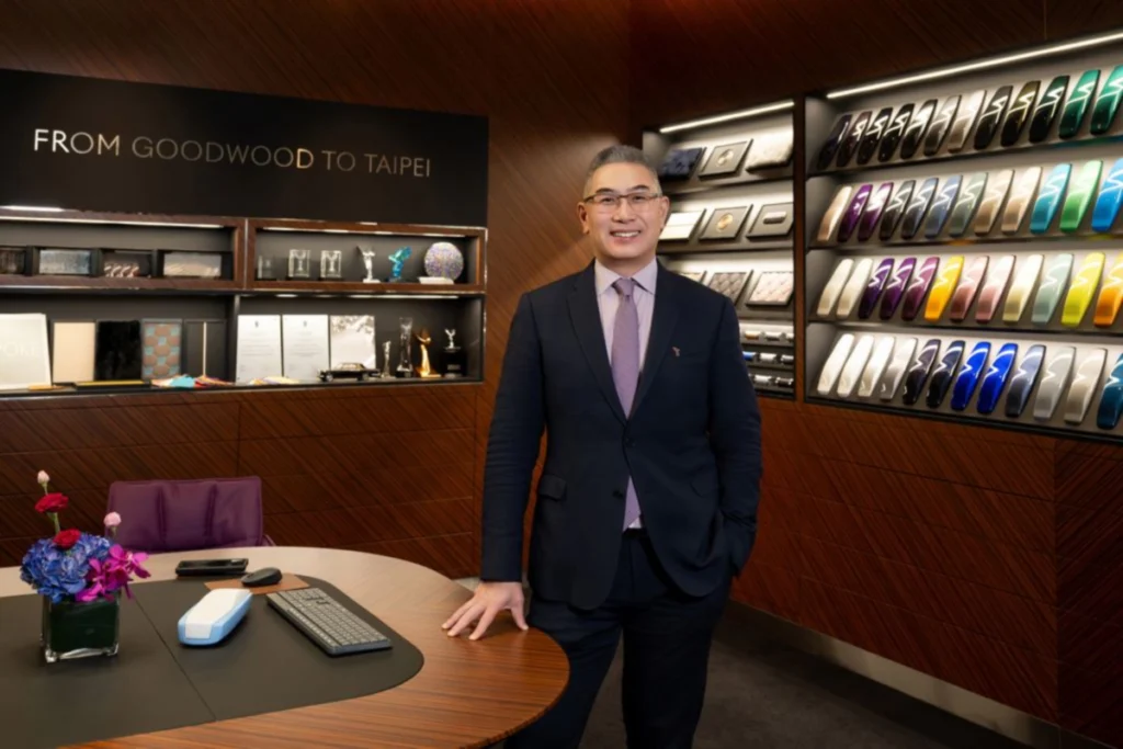 勞斯萊斯汽車台灣總代理盛惟股份有限公司董事長 蔡伯翰，親自出席全新台北展示中心開幕活動，見證品牌在台發展 15 年的重要歷史時刻。