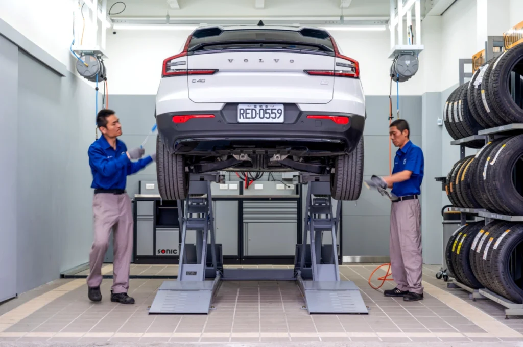 針對全台車主的長程行車安全需求，VOLVO 匯承汽車旗下台北濱江、宜蘭與花蓮三間據點特別推出「安心出遊／安心檢」服務方案，提供 20 項原廠標準安全檢查，全方位守護每一段在山海間穿梭的旅程。