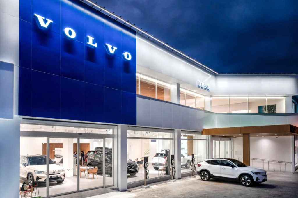 位於東台灣花蓮地區的 VOLVO 匯承汽車花蓮展示暨服務中心正式開幕，象徵 VOLVO 將北歐生活美學帶入山海交織的洄瀾之境，串連起全台 VOLVO 服務網絡，成為車主在地生活或長途旅程中最堅實的後盾。