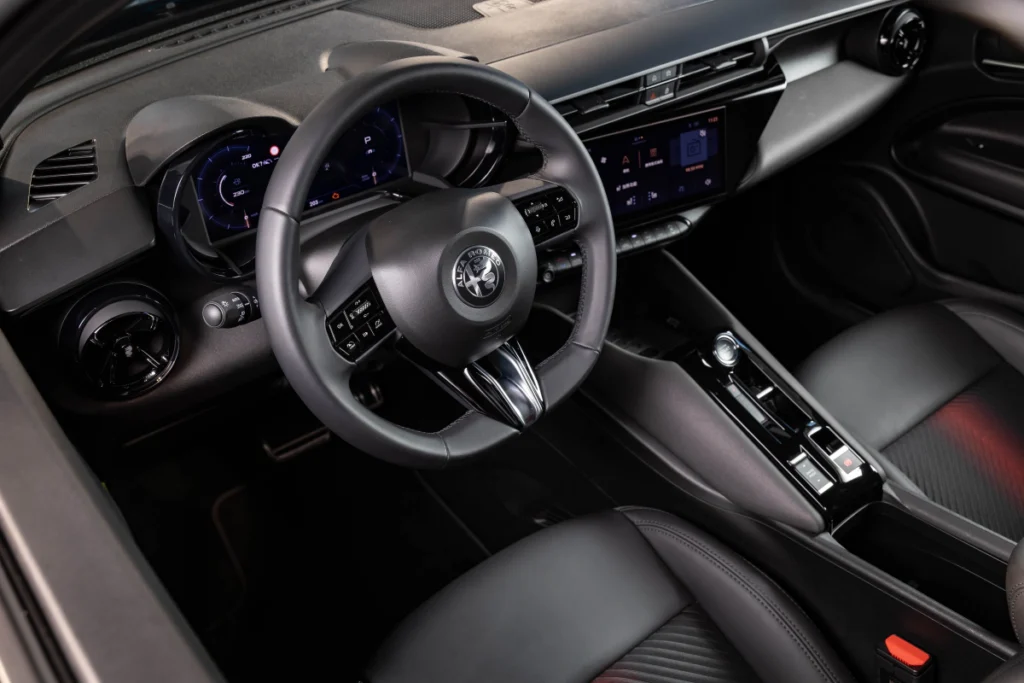 「 Alfa Romeo Junior」正式在台發表