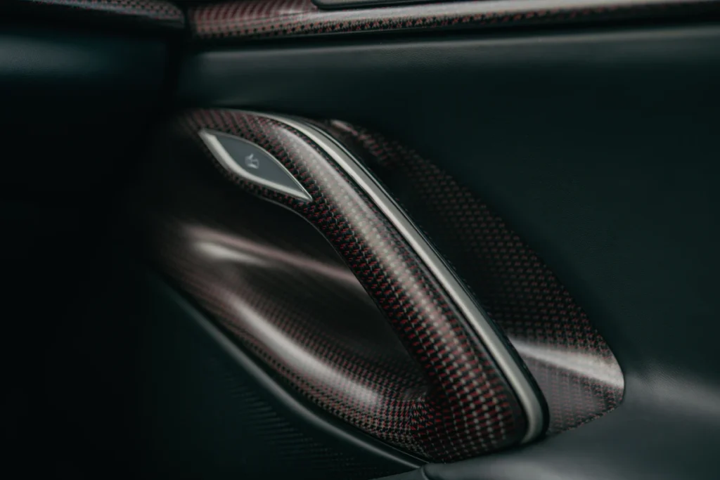 Ferrari Purosangue 推出專屬 Handling Speciale 選配套件