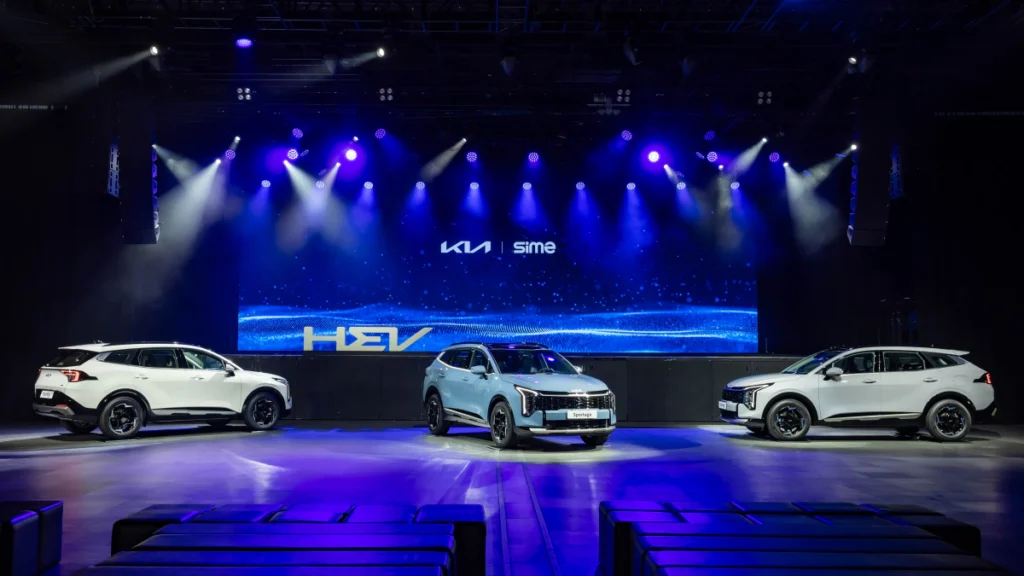 全新The new Sportage承襲Kia純電智慧旗艦LSUV The Kia EV9的設計語彙，以Kia「Opposites United對立的和諧」設計理念，打造車頭不容忽視的新世代設計語彙。