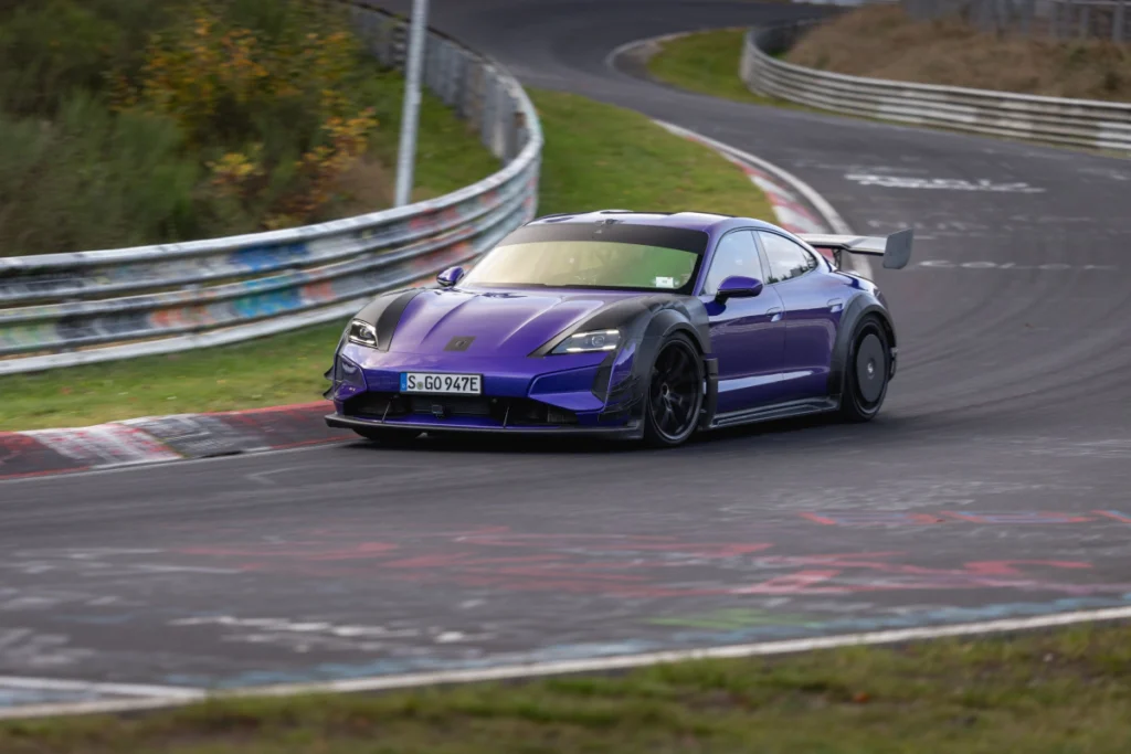 搭載 Manthey 套件之 Taycan Turbo GT 以 6 分 55 秒 533 締造巔峰