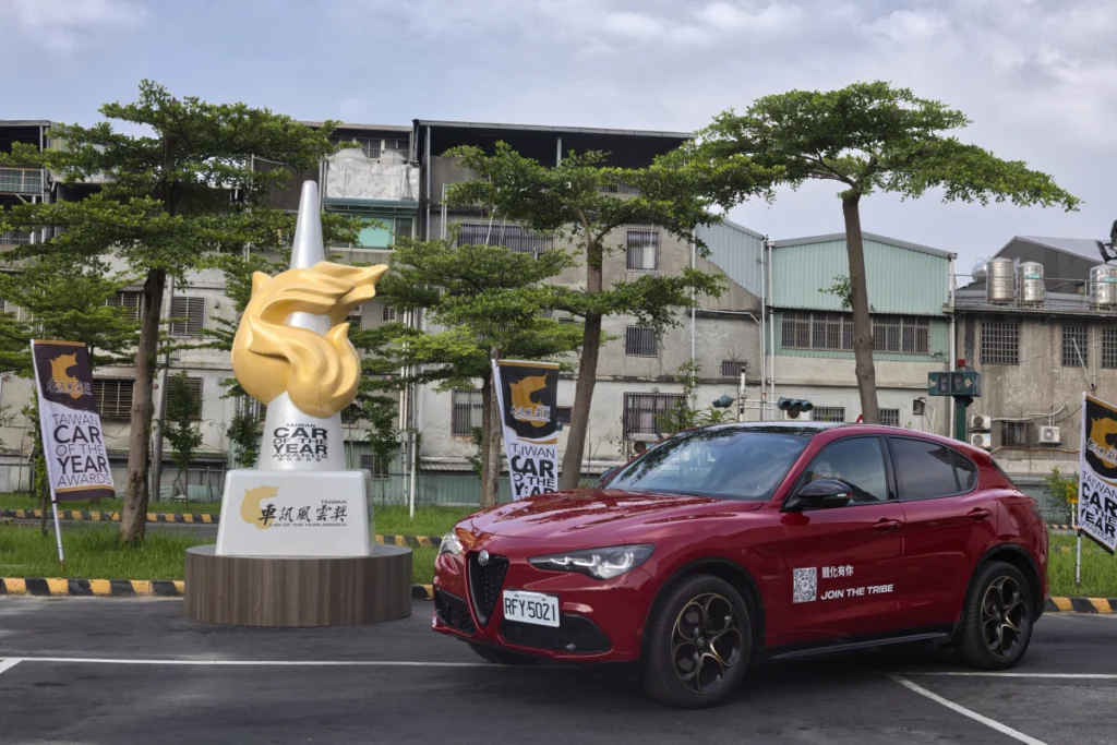2026最佳進口豪華中型SUV Alfa Romeo Stelvio