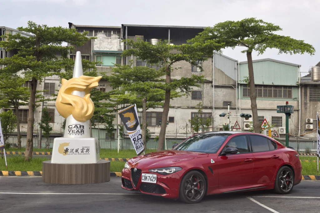 2026最佳進口豪華中型車 Alfa Romeo Giulia