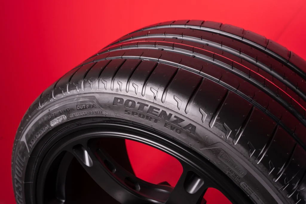 POTENZA SPORT EVO首次導入 ENLITEN 技術，各項性能指標展現關鍵進化，大幅提升磨耗壽命 15%，讓車主享受從容不迫的熱血操駕。
（圖／普利司通輪胎提供）
