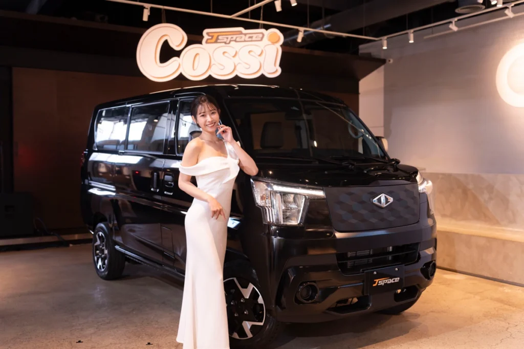 針對都會使用情境與女性車主需求J SPACE COSSI更具備4.9M小迴轉半徑的靈活設計