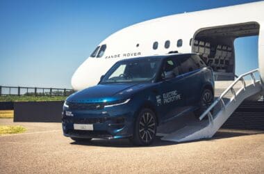 Range Rover Sport豪華電動休旅現身　預估馬力542匹、扭力逾80公斤米