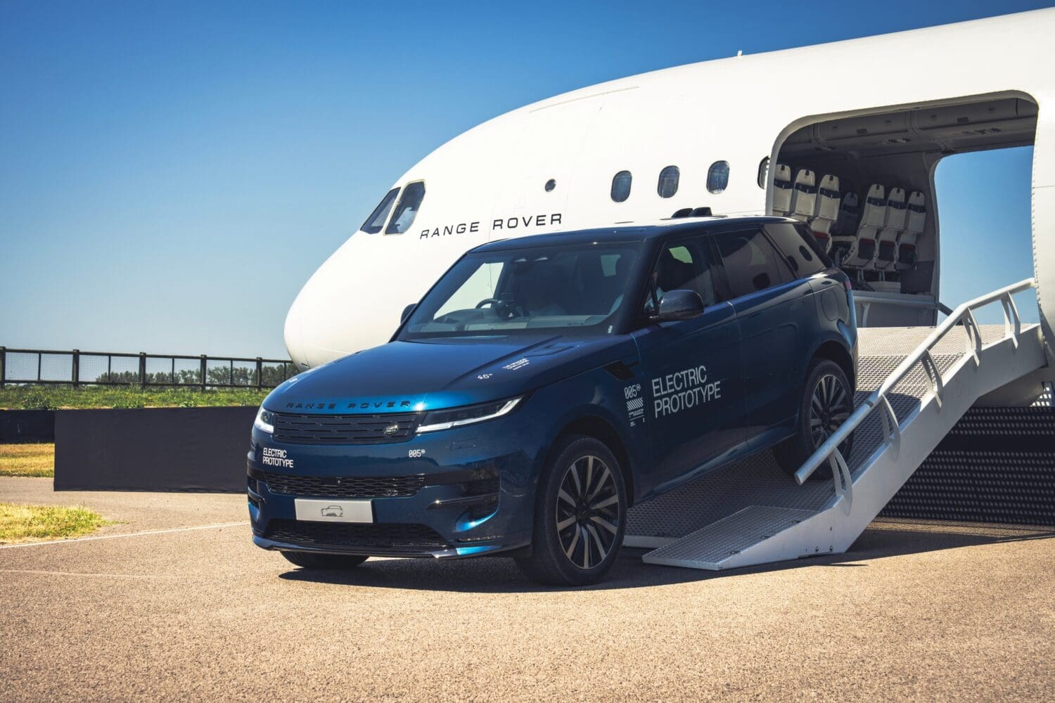 Range Rover Sport豪華電動休旅現身　預估馬力542匹、扭力逾80公斤米
