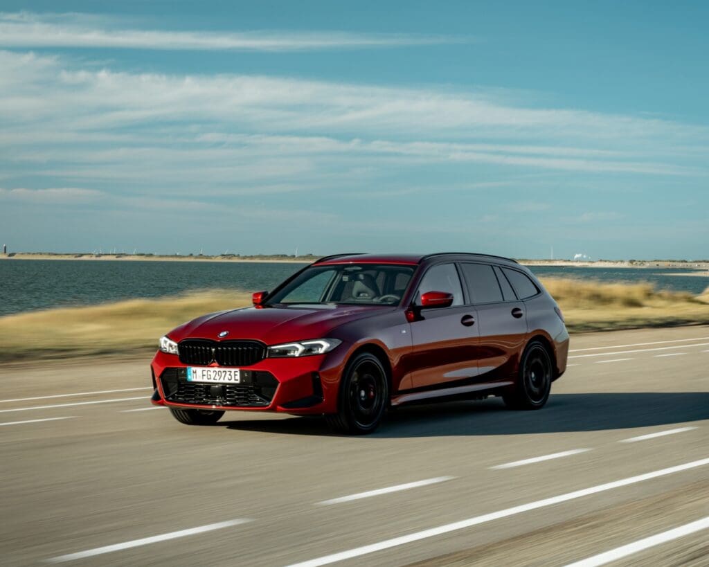 BMW 3系列旅行車門檻大降！　新318i Touring報價199萬元限量200台