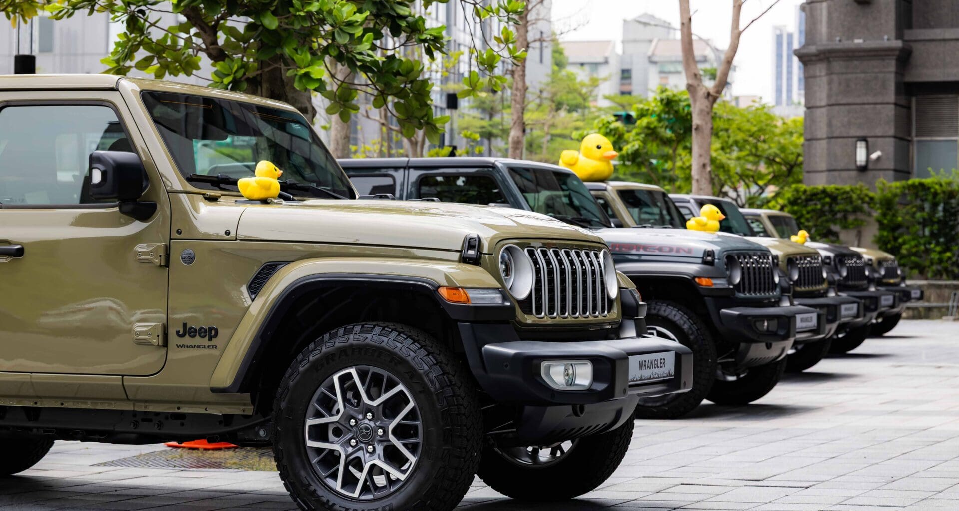 Jeep Wrangler累積接單破400張　逾百位準車主搶先交車！