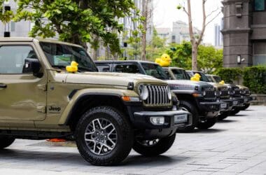 Jeep Wrangler累積接單破400張　逾百位準車主搶先交車！