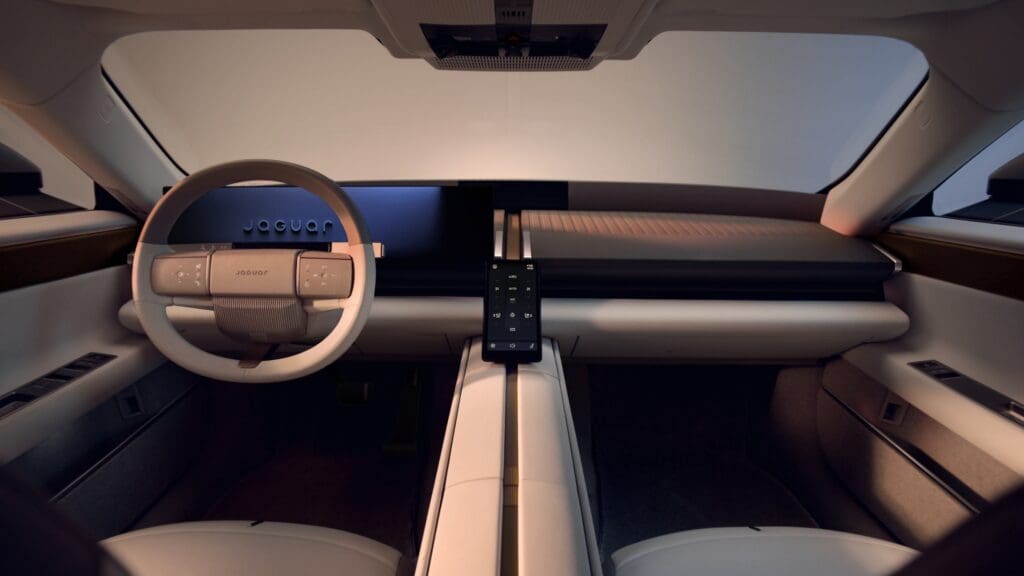 Jaguar TYPE 01原型座艙首度曝光！　融合建築美學張力 豪華科技兼具