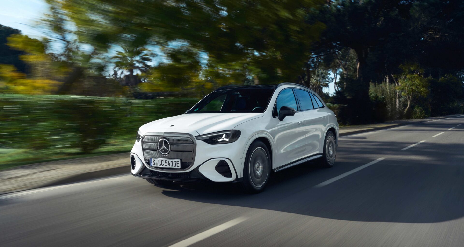 賓士全新GLC electric純電休旅展開預售　289萬元起直指BMW iX3而來！