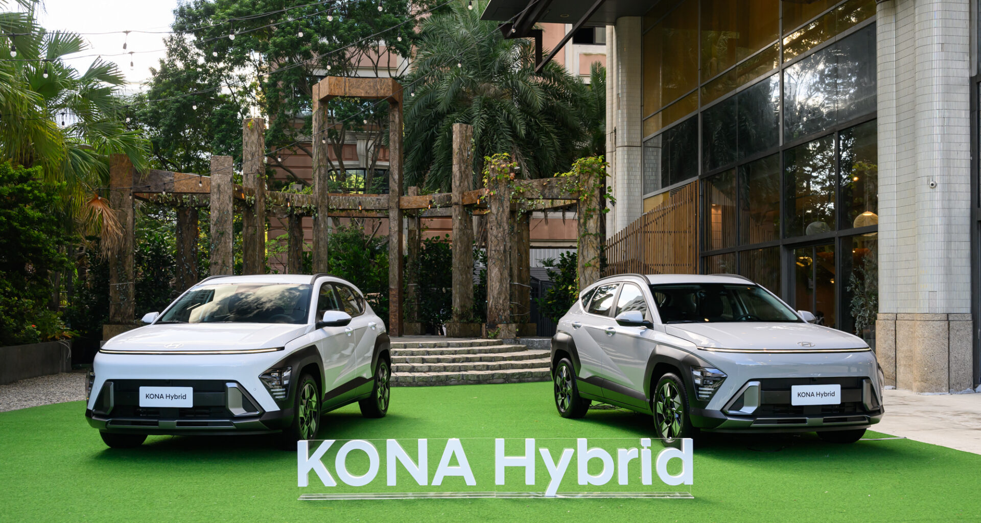 Kona Hybrid報價98.9萬起上市！　油電黑科技動力強又省油　接單逾200台八成是頂級
